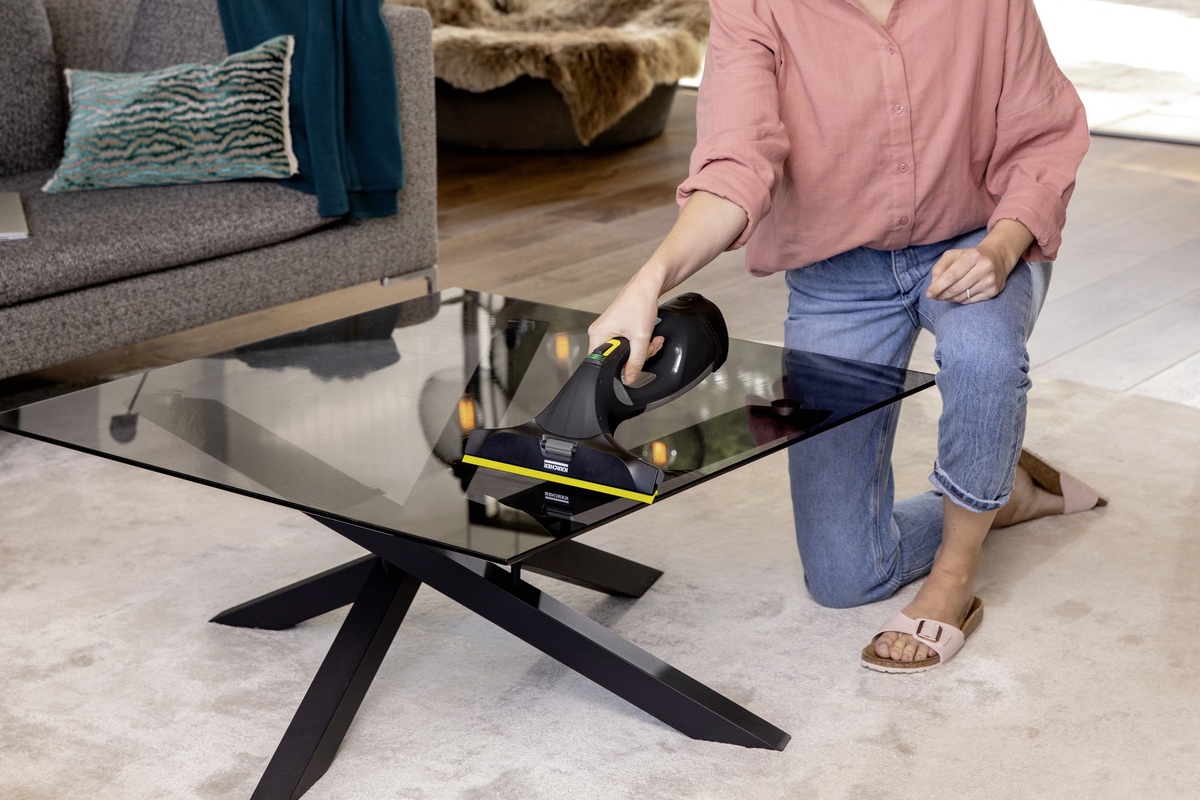 Черный корпус Karcher WV 5 Plus Anniversary Edition с желтыми деталями