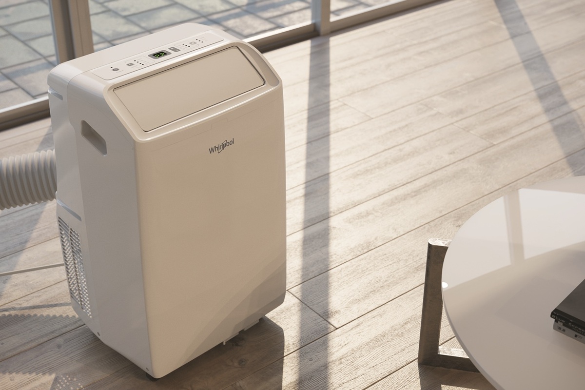 Мобильный кондиционер Whirlpool PACF212HPW для охлаждения, обогрева и осушения воздуха